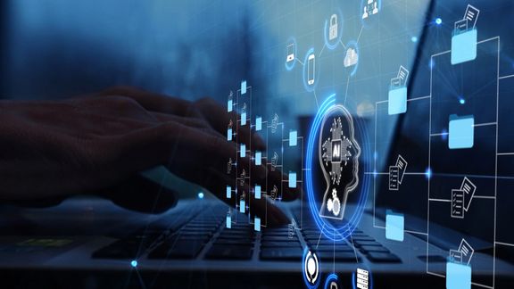 Ein Bildschirm mit Logos von KI Lösungen