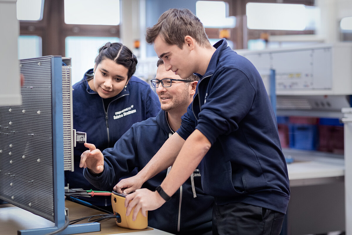 Erfolgreiche Ausbildung Im Digitalen Zeitalter „Das NETZWERK Q 4.0 ...