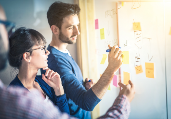 © REDPIXEL - adobe.stock netzwerkq40_angebot-design-thinking_167813129_FK_RGB.png