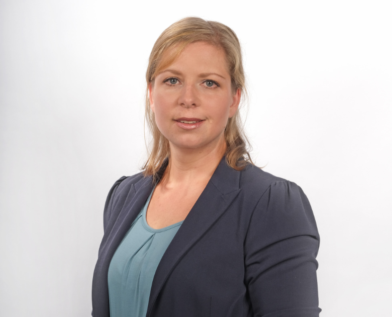 DR. VALERIE MÜLLER