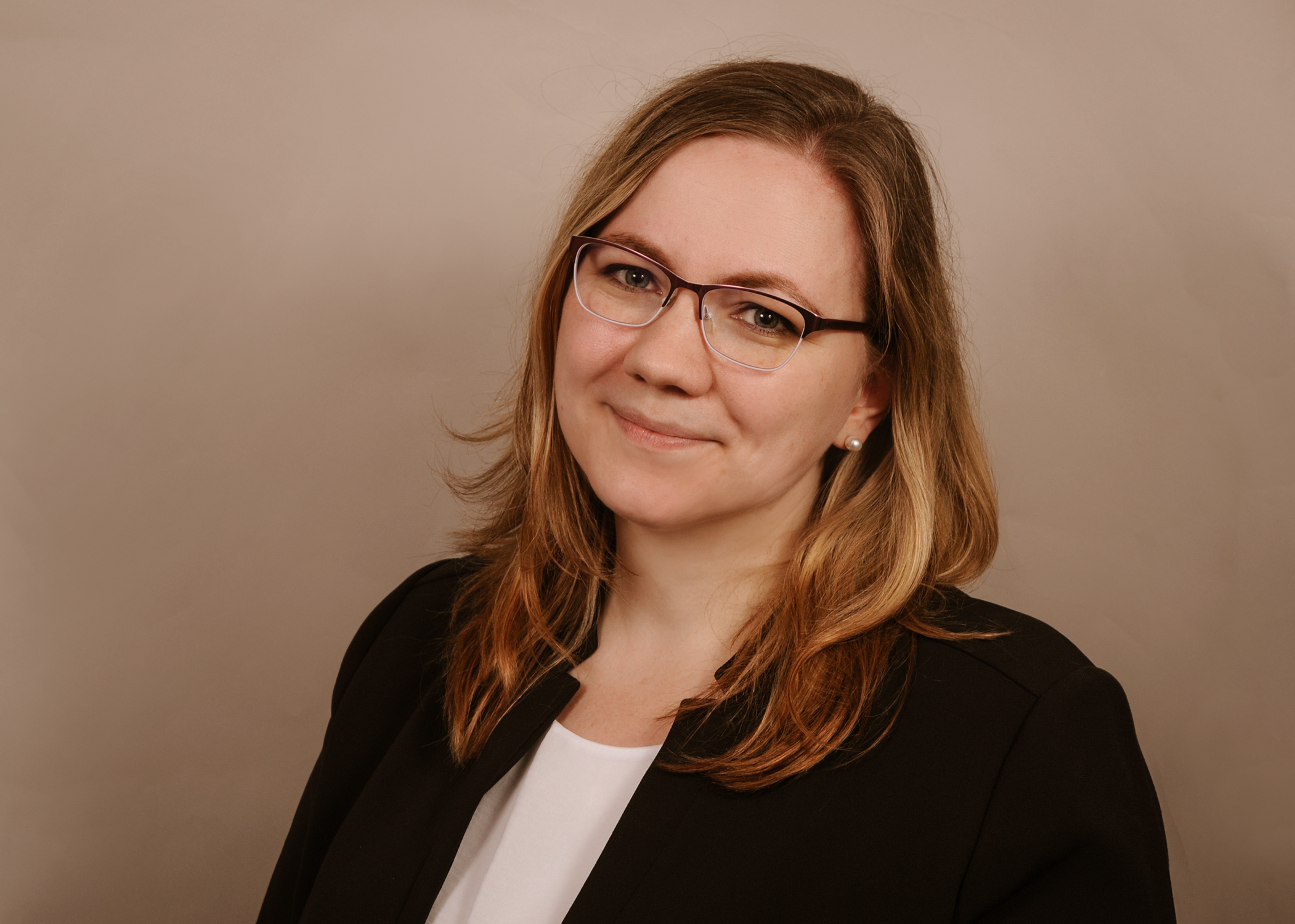 STEFANIE URBANCZIK